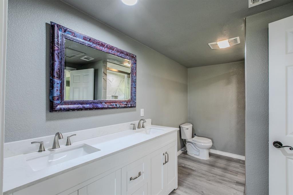 768 Elmwood Drive Property Photo 8