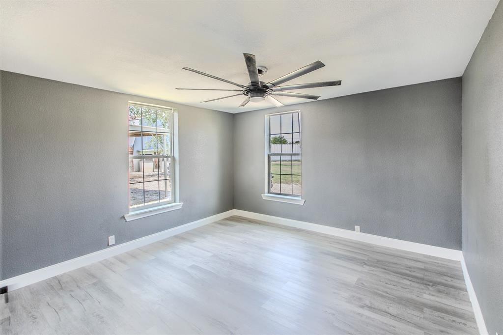 768 Elmwood Drive Property Photo 10