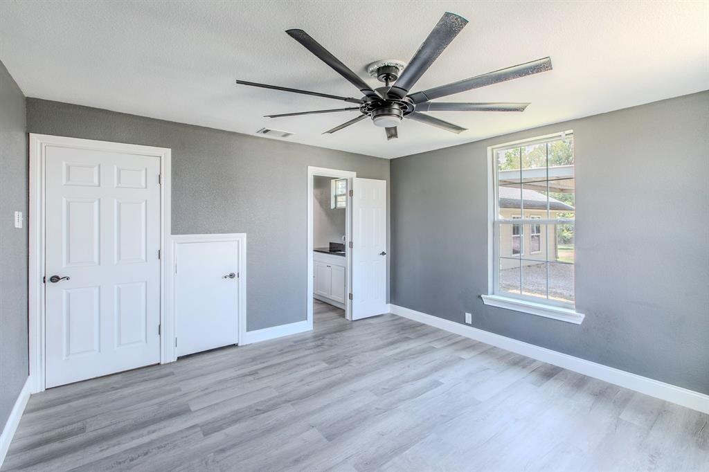 768 Elmwood Drive Property Photo 11