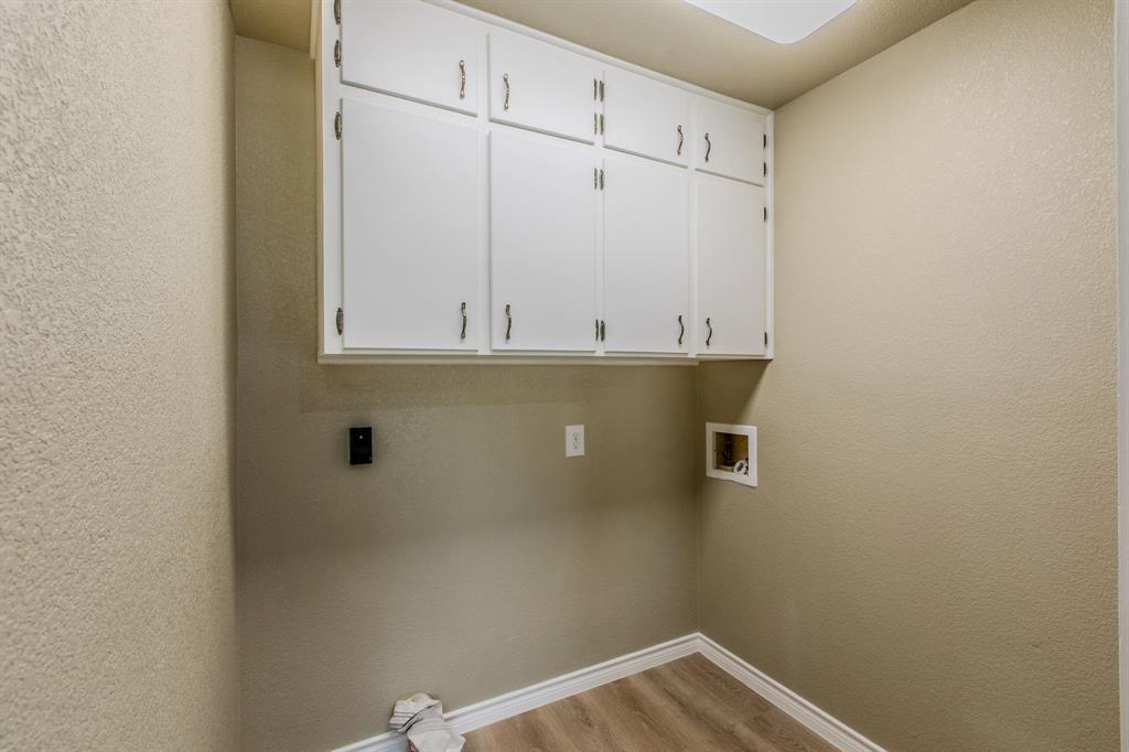 768 Elmwood Drive Property Photo 14