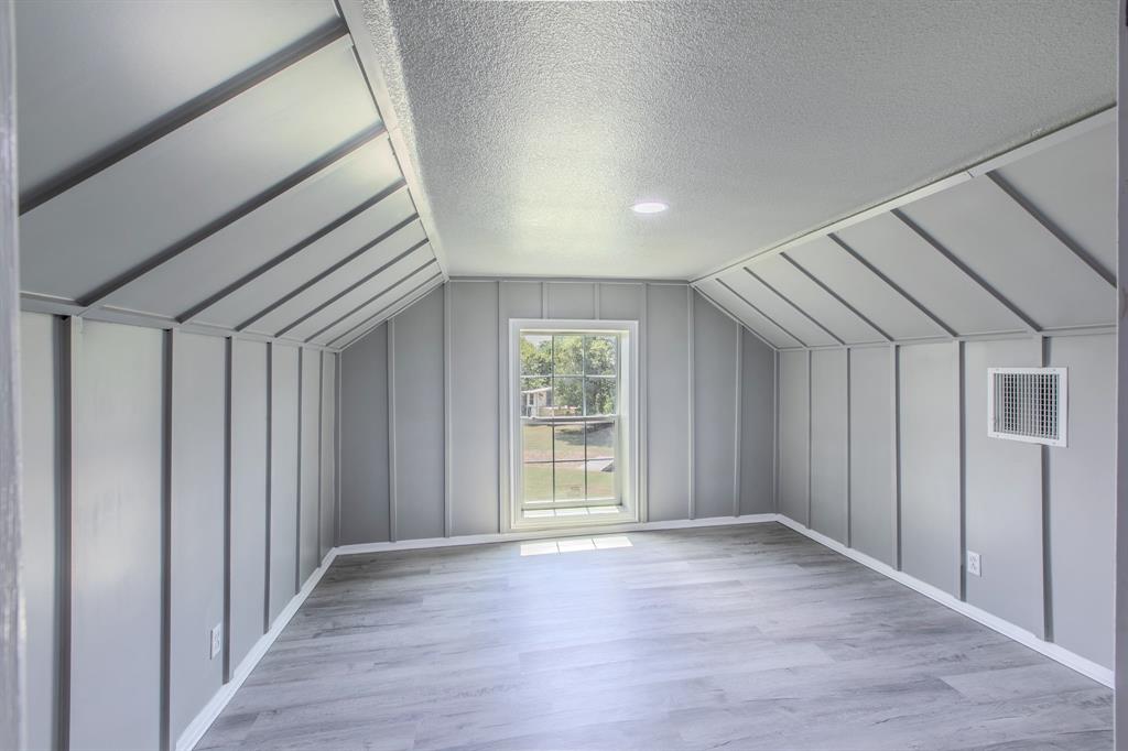 768 Elmwood Drive Property Photo 15