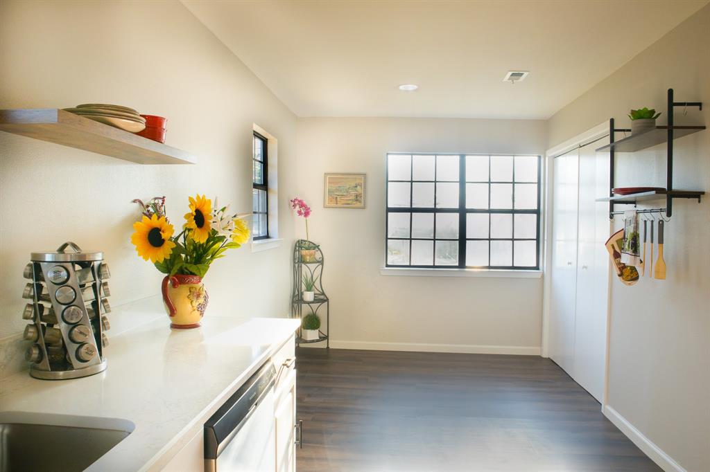 4026 Aransas Street Property Photo 6