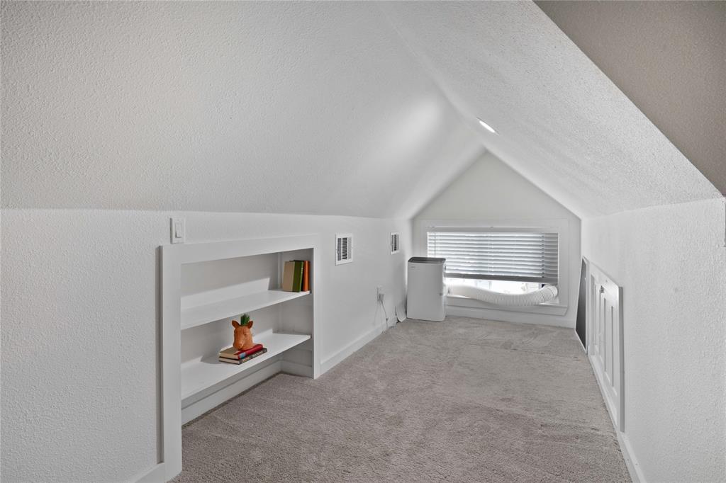 1011 S Armstrong Avenue Property Photo 19