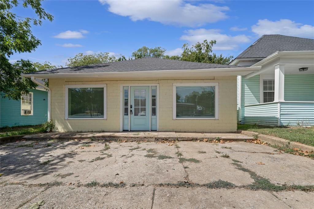 1011 S Armstrong Avenue Property Photo 25