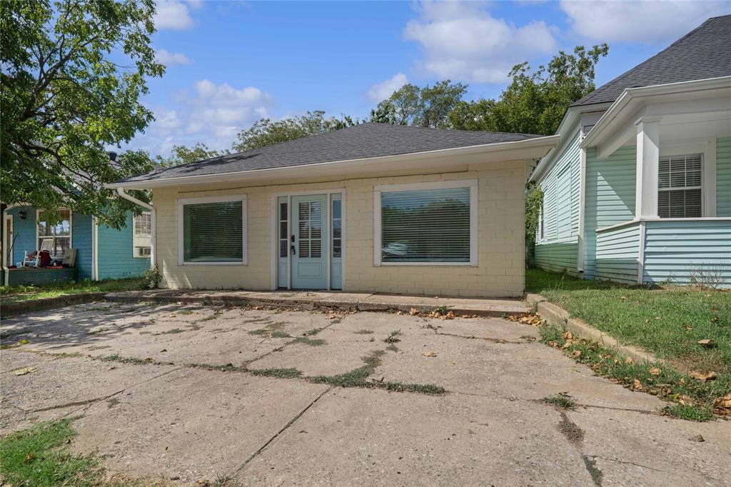 1011 S Armstrong Avenue Property Photo 26