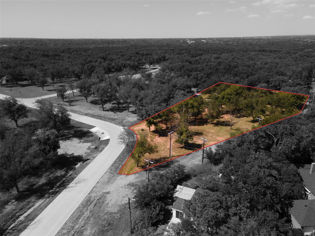 906 E Landings Drive Property Photo 2