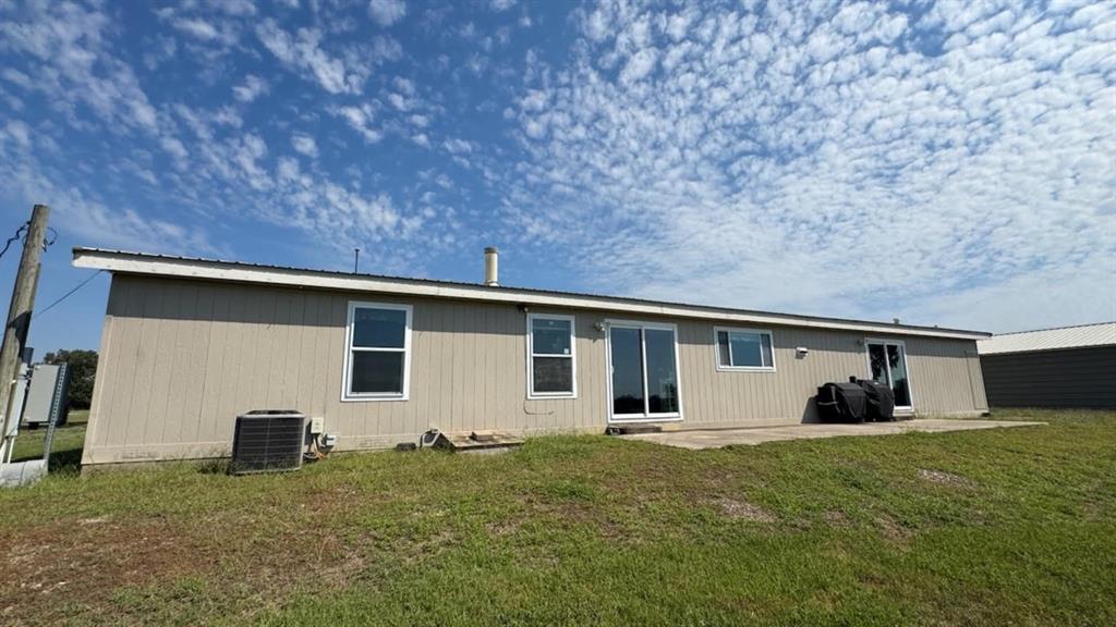 768 County Road 2220 Property Photo 10
