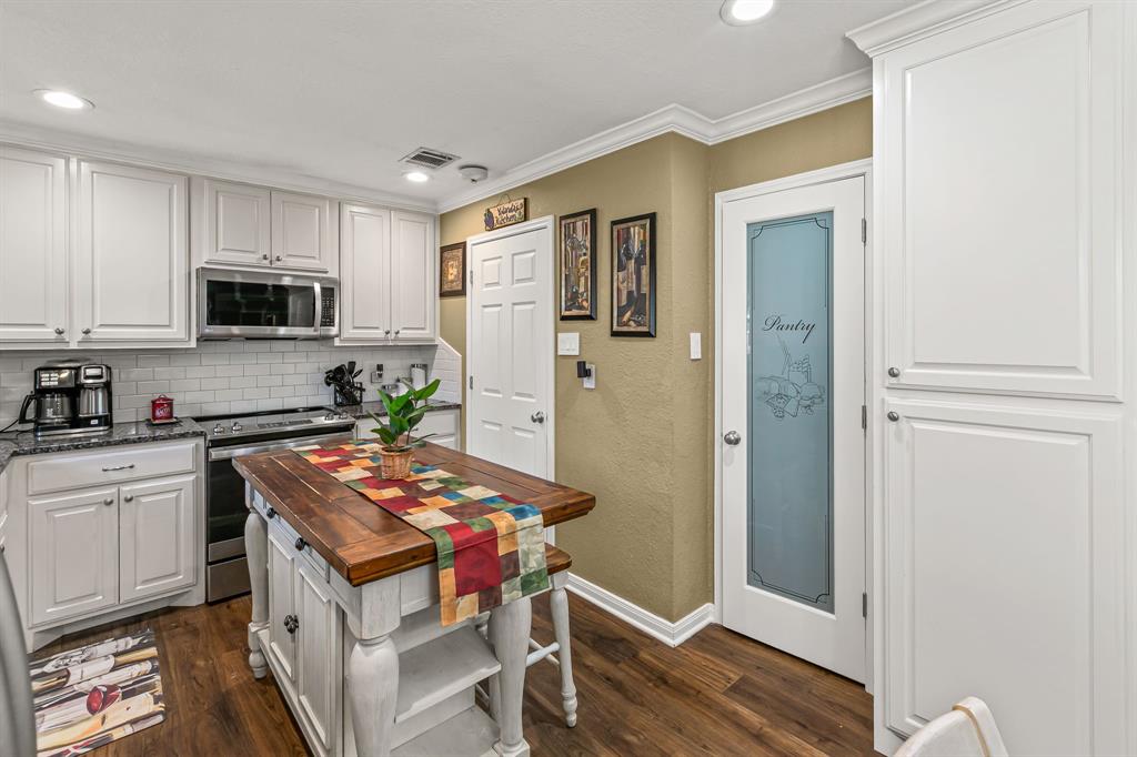 1803 Inez Drive Property Photo 4
