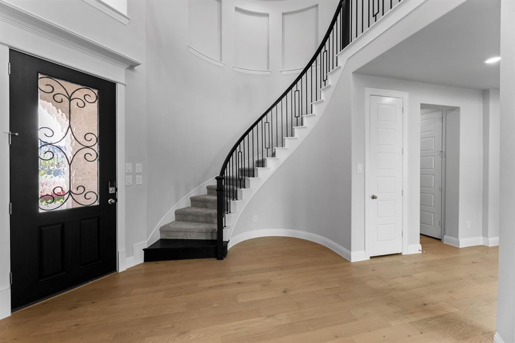 2307 Laurel Drive Property Photo 3