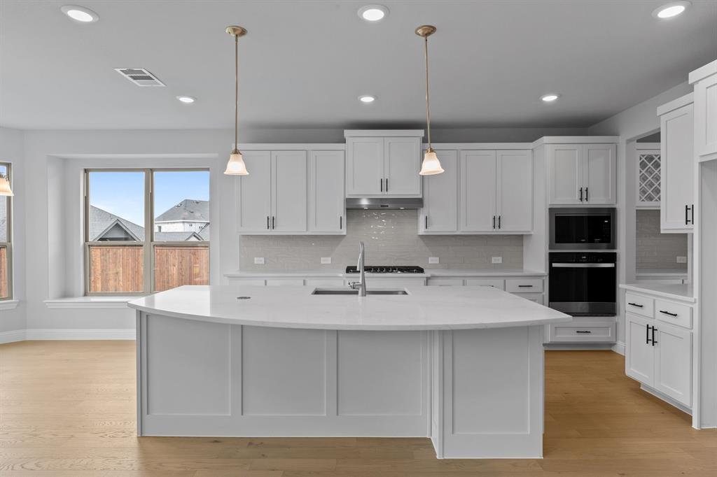 2307 Laurel Drive Property Photo 8