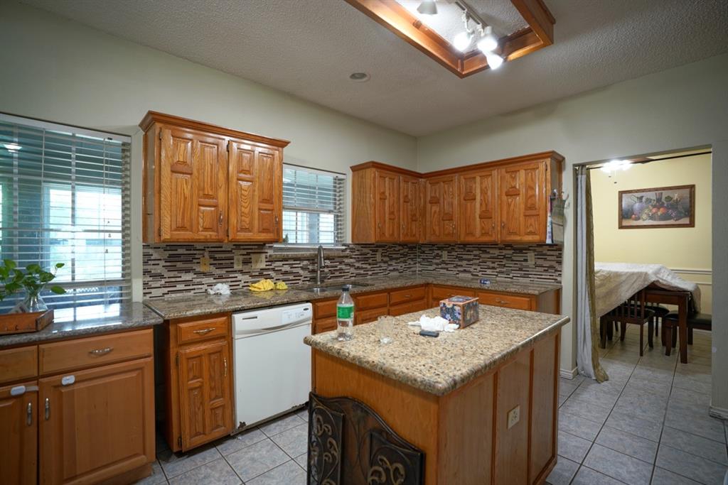 728 Violet Court Property Photo 2