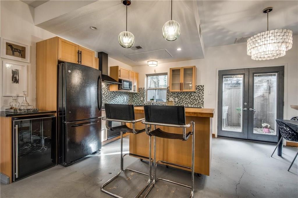 4229 Cole Avenue 105 Property Photo 1