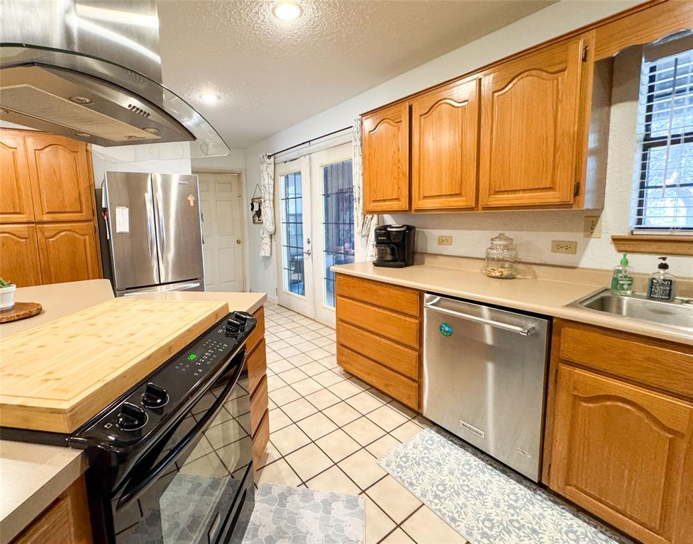 801 Highway 2214 Property Photo 15