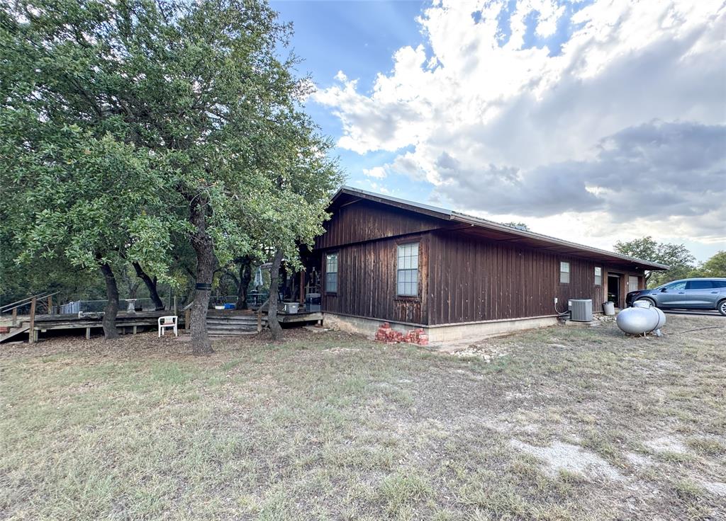 801 Highway 2214 Property Photo 33