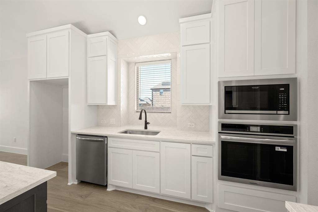 402 Crestview Drive Property Photo 13