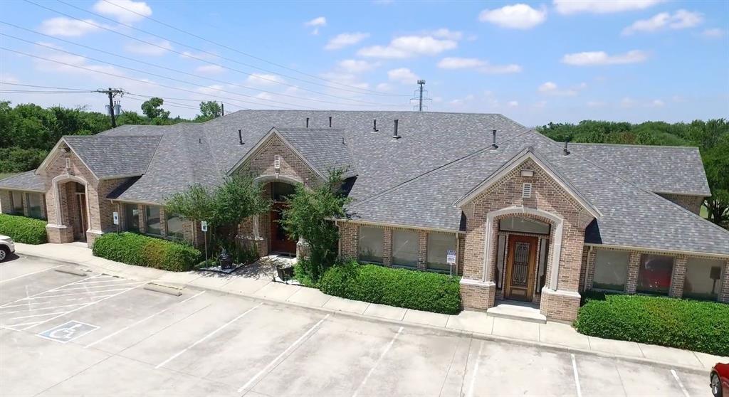 5212 Village Creek Dr Drive B Property Photo 1