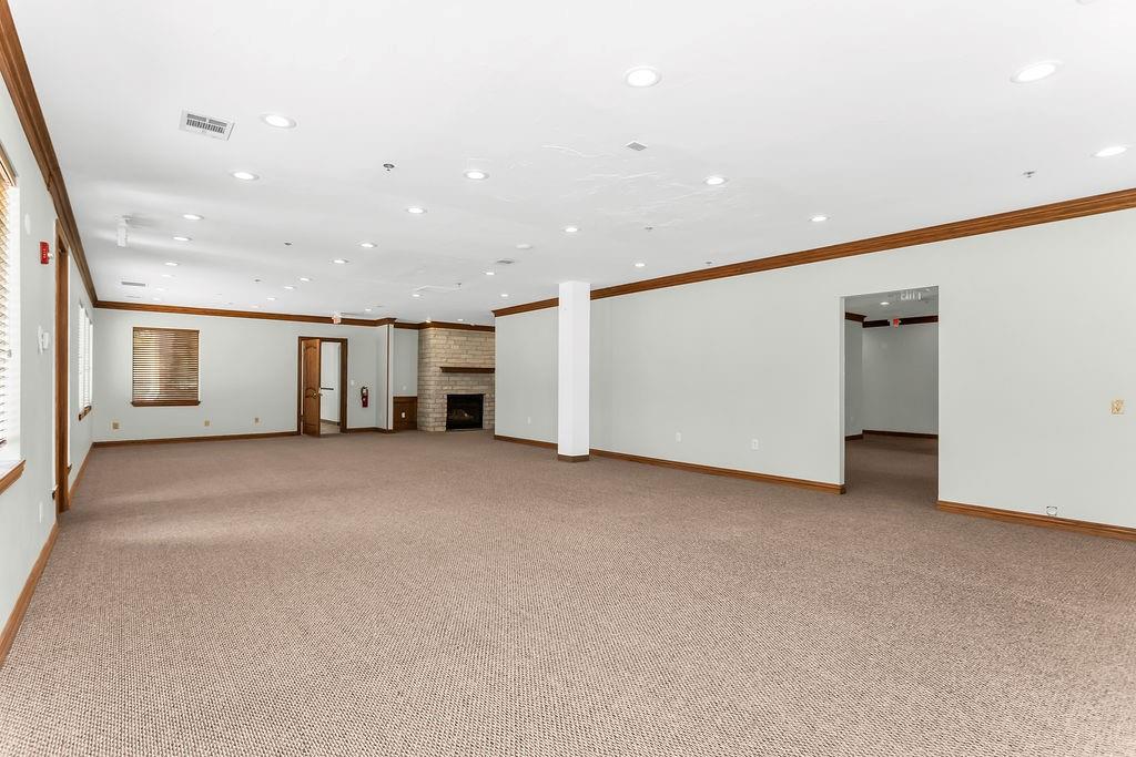 5212 Village Creek Dr Drive B Property Photo 9
