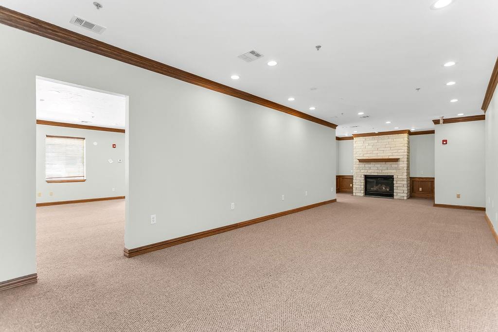 5212 Village Creek Dr Drive B Property Photo 10