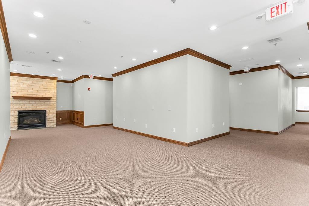 5212 Village Creek Dr Drive B Property Photo 13