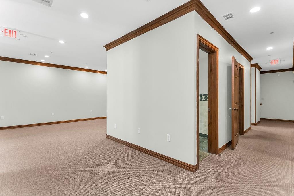 5212 Village Creek Dr Drive B Property Photo 17