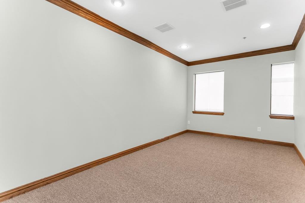 5212 Village Creek Dr Drive B Property Photo 20