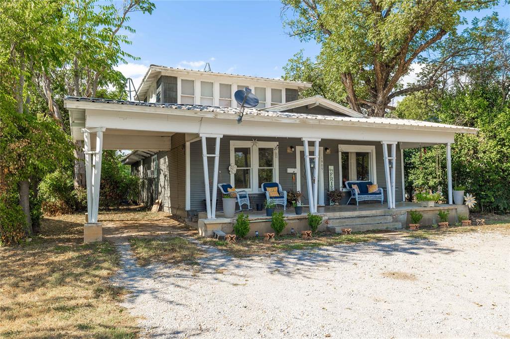 1909 Coggin Avenue Property Photo 1
