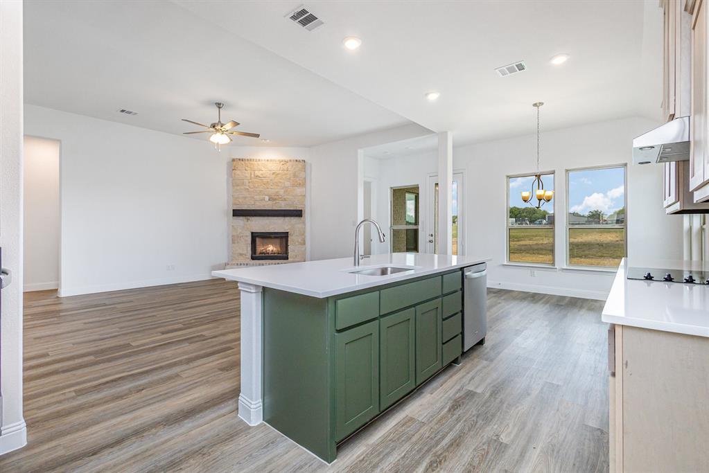 6044 Mango Property Photo 5