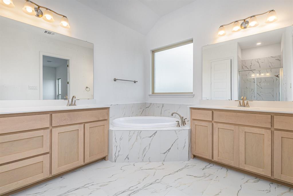 6044 Mango Property Photo 6