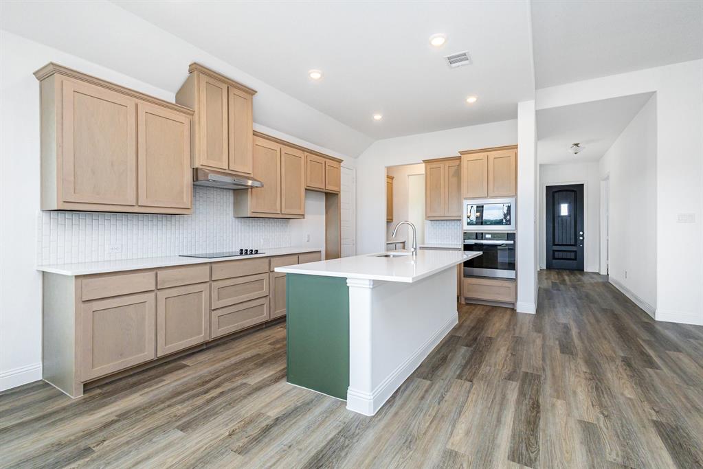 6044 Mango Property Photo 10