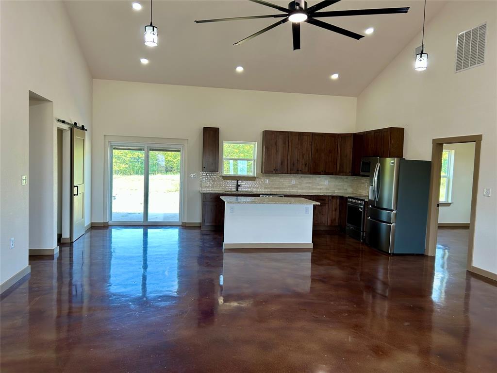 231 Hcr 1206 Property Photo 1