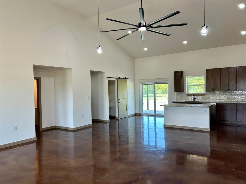 231 Hcr 1206 Property Photo 4