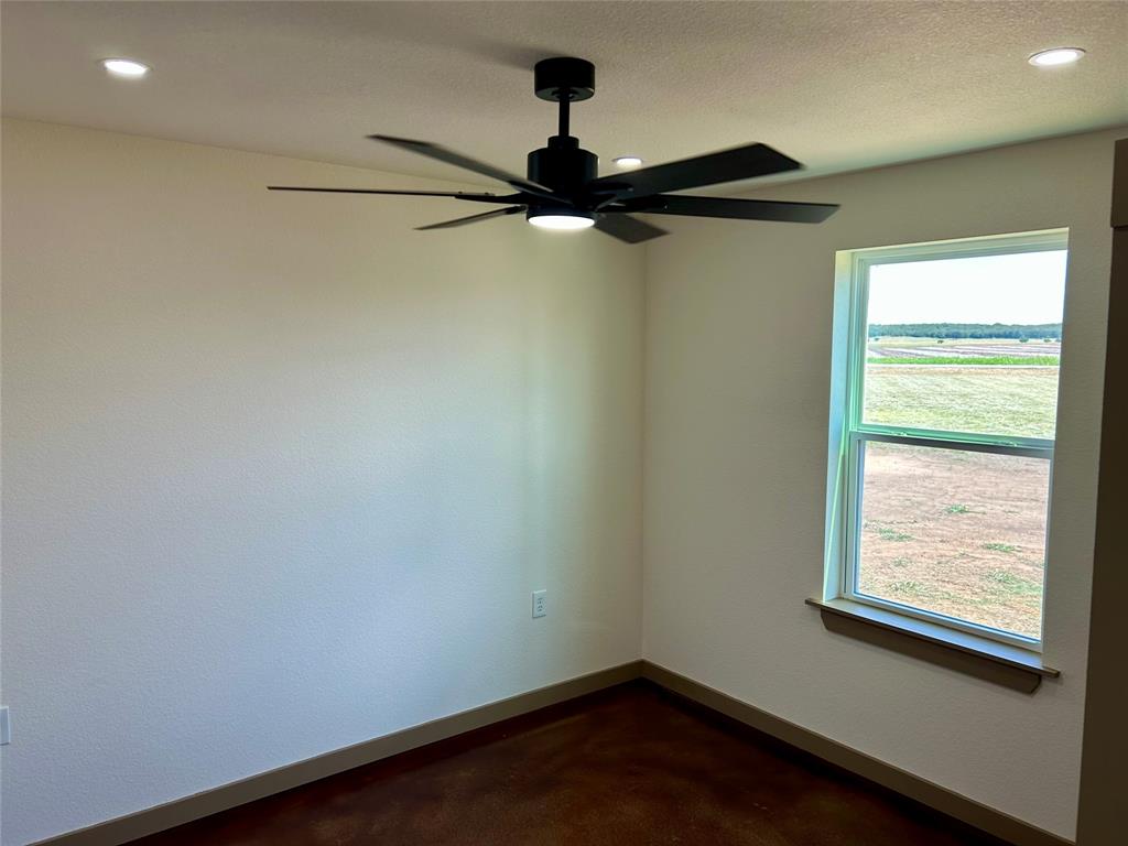 231 Hcr 1206 Property Photo 16