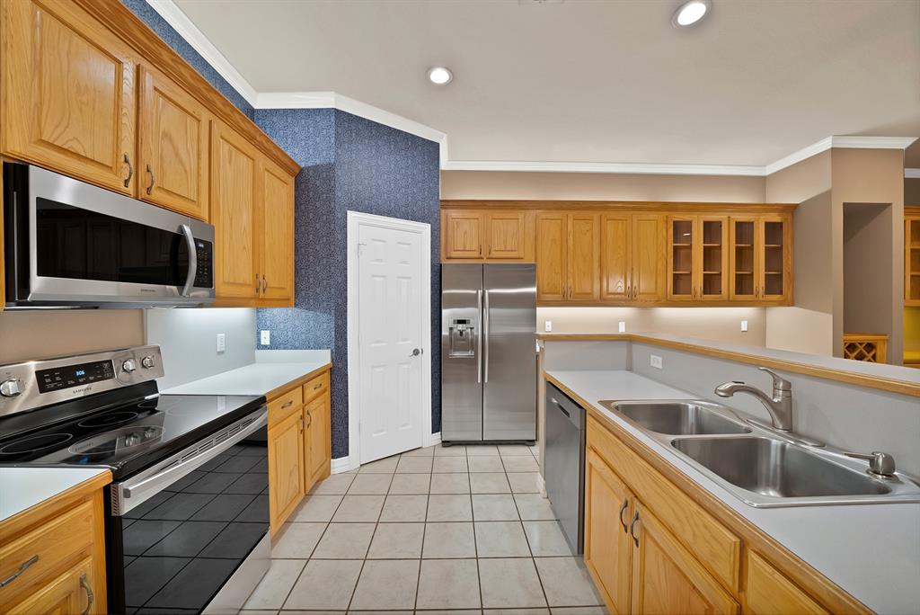 1220 Woodland Park Drive Property Photo 9