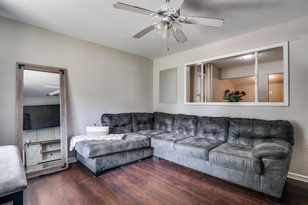 1309 Woodcrest Drive Property Photo 3