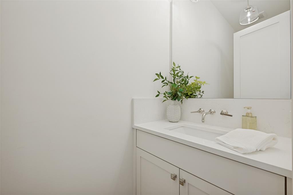 3420 Lovers Lane B Property Photo 18