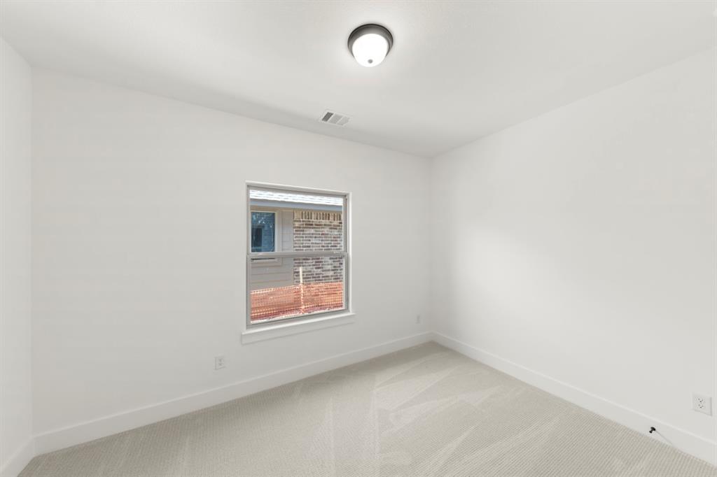 5513 Burford Property Photo 4