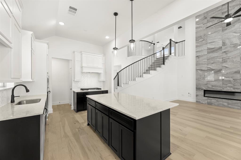 5513 Burford Property Photo 10