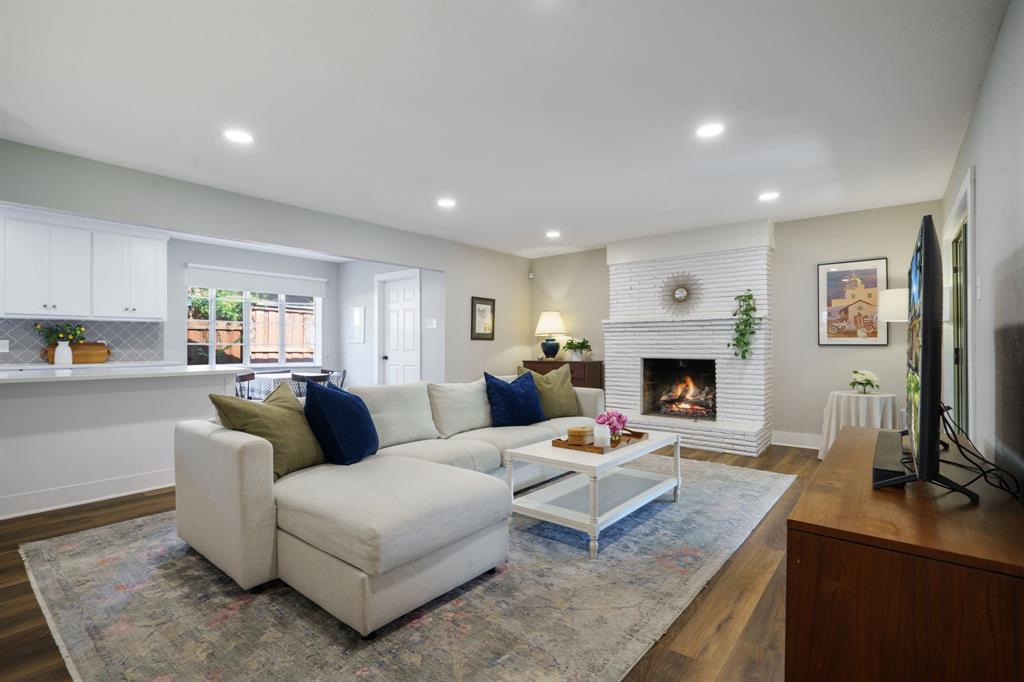 8318 Londonderry Lane Property Photo 1