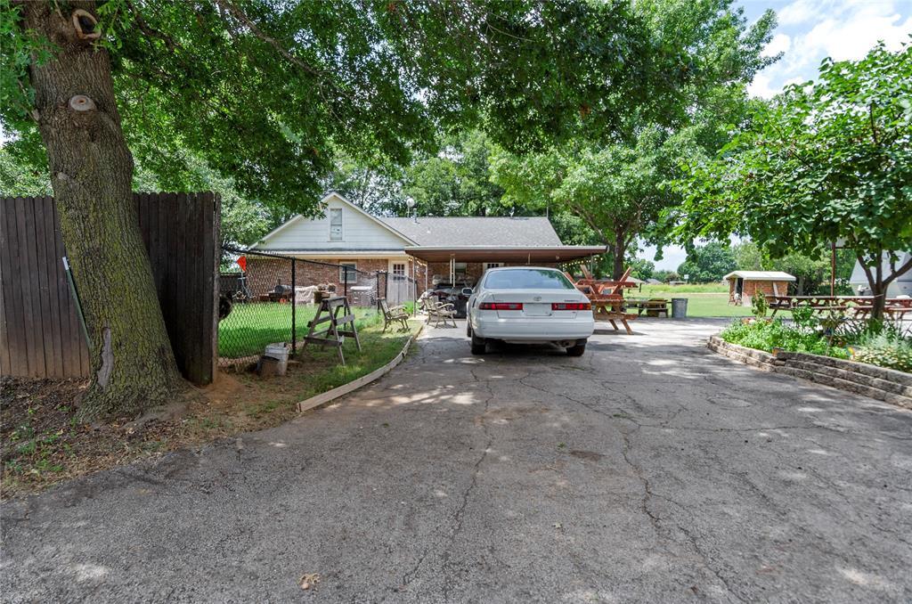 102 N Mesquite Street Property Photo 5