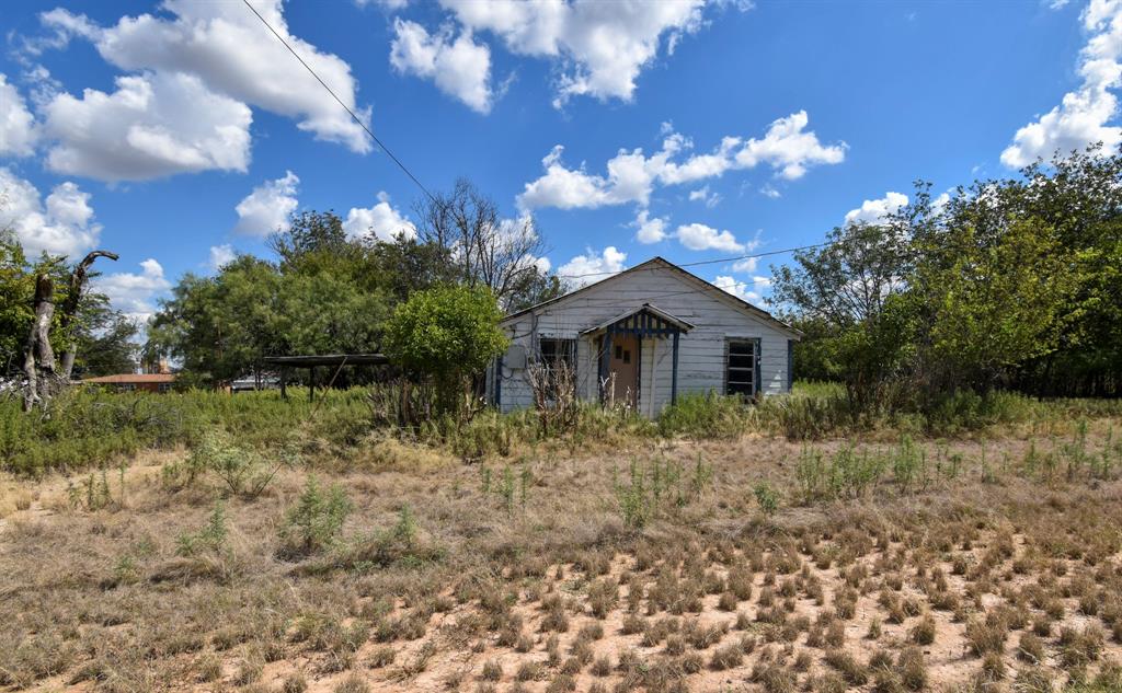 1101 S Plum Property Photo 3