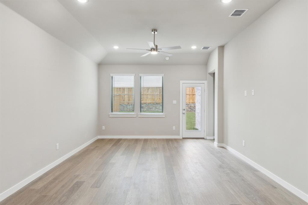 3906 Sandstone Drive Property Photo 13