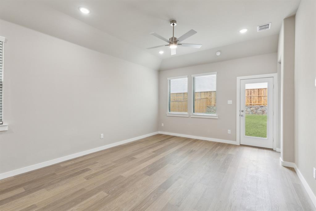 3906 Sandstone Drive Property Photo 14