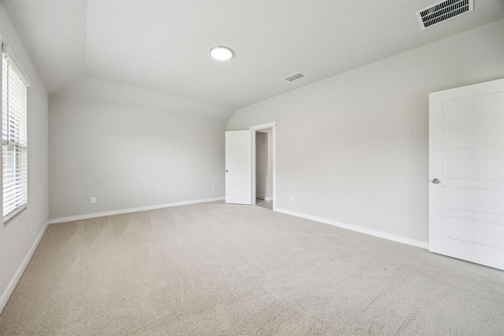 514 Regency Court Property Photo 18