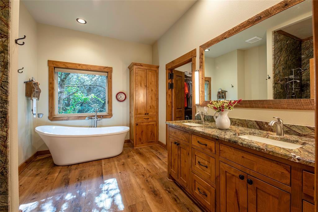 395 County Road 2530 Property Photo 17