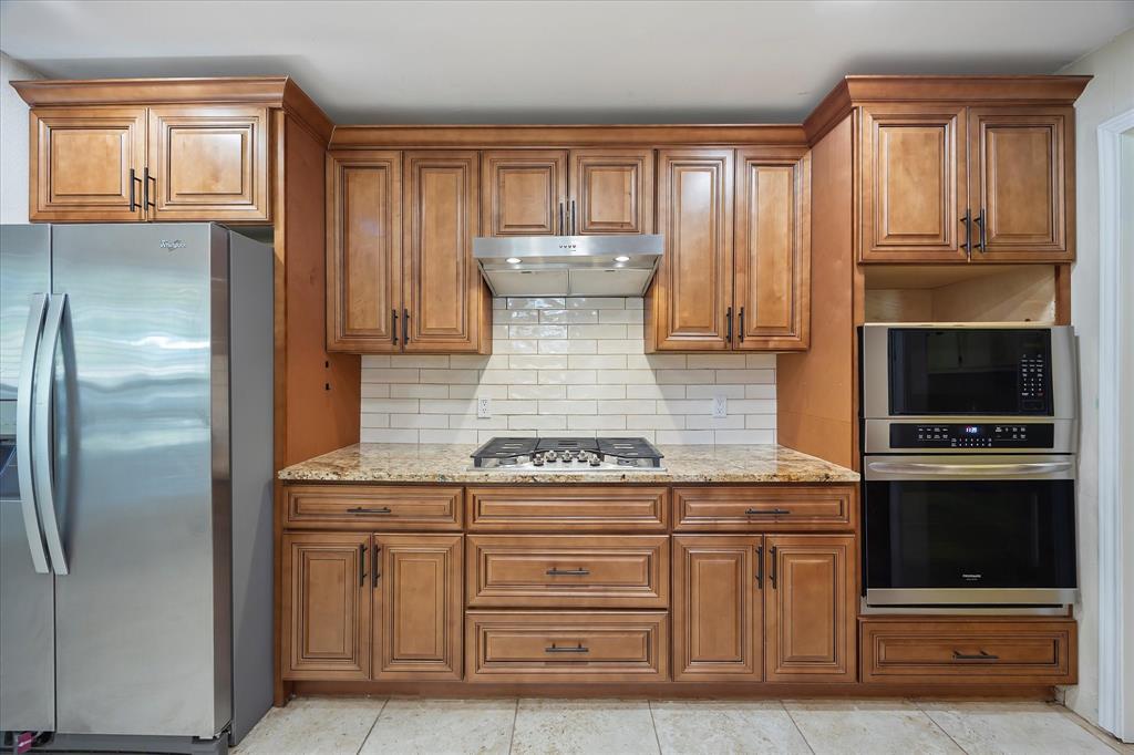 211 Rockbrook Drive Property Photo 10