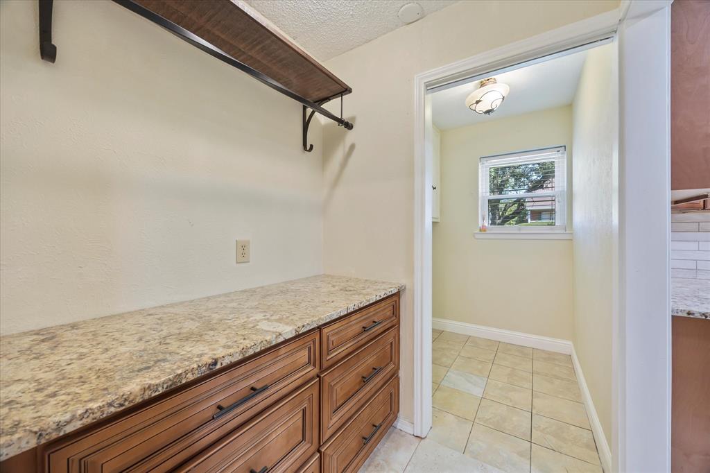 211 Rockbrook Drive Property Photo 12