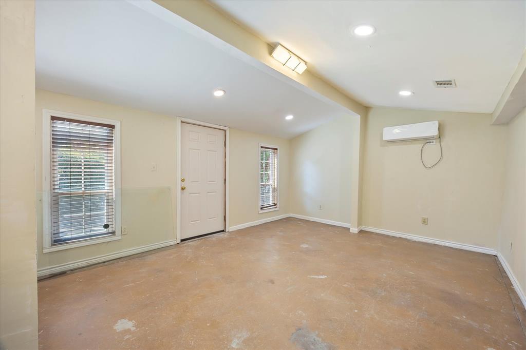 211 Rockbrook Drive Property Photo 28