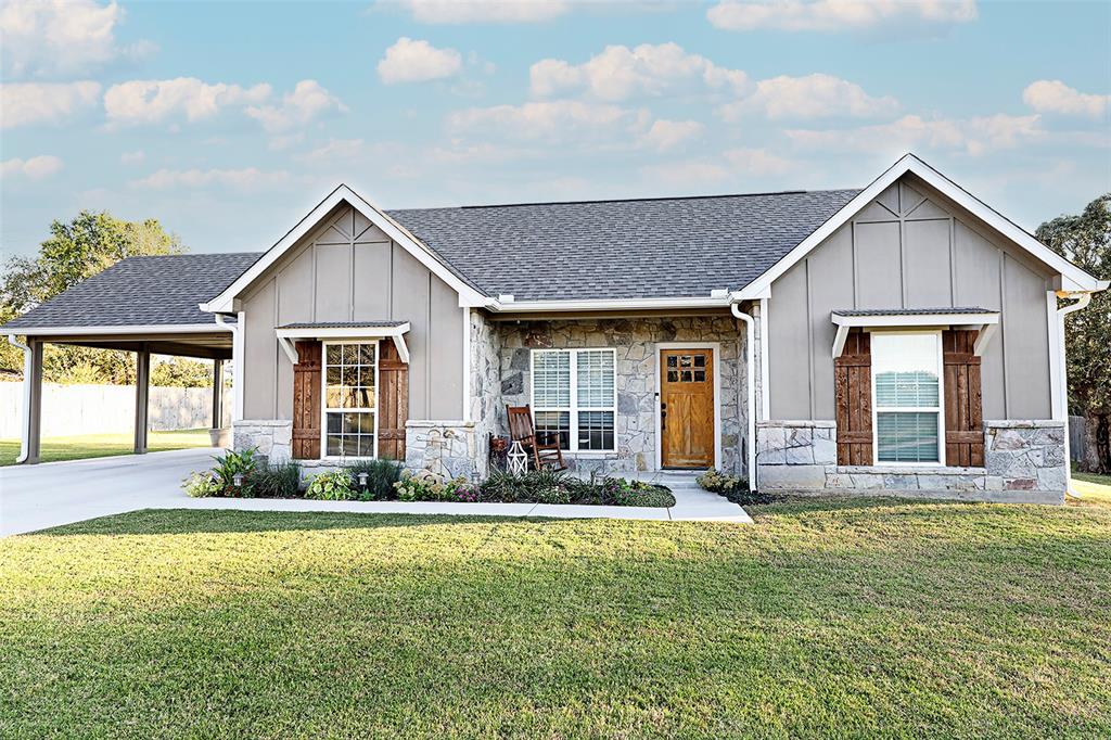 305 Main Street Property Photo 1