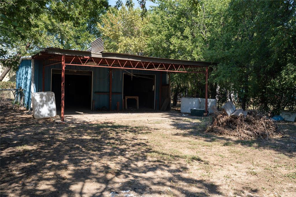 2751 Clarence Street Property Photo 3