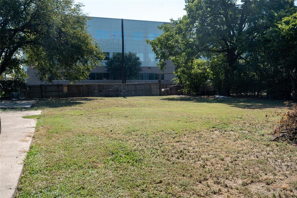 2751 Clarence Street Property Photo 4